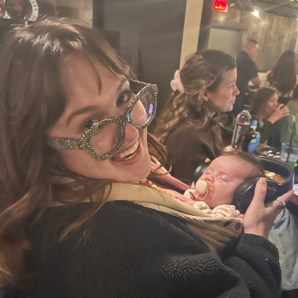 Meet your Posher, Alexis